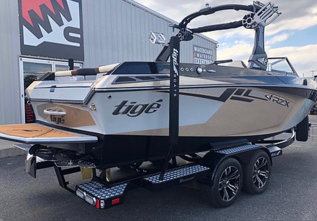 wwsboats's tweet photo. #TigeTuesday has our eyes gleaming over the LAST 2018 @tigeboats #RZX3 in stock! Check it! 🤩🤙🏼 https://t.co/ZTjMbEXvjg