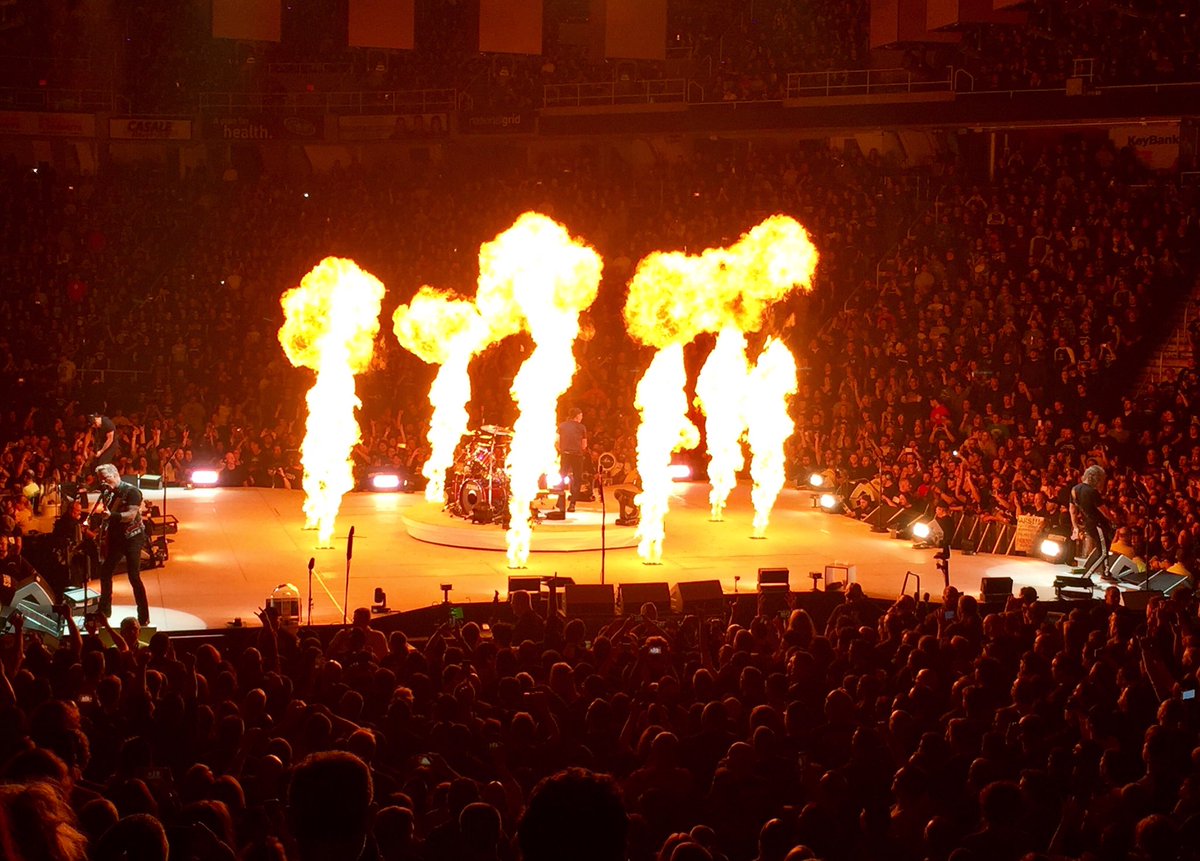 mdamore4's tweet photo. Ears are still ringing a bit, but the trade off was worth it. What an amazing show last night! Hopefully not so long until the next time, eh, boys? @Metallica #MetInAlbany https://t.co/UqwLbseiTU