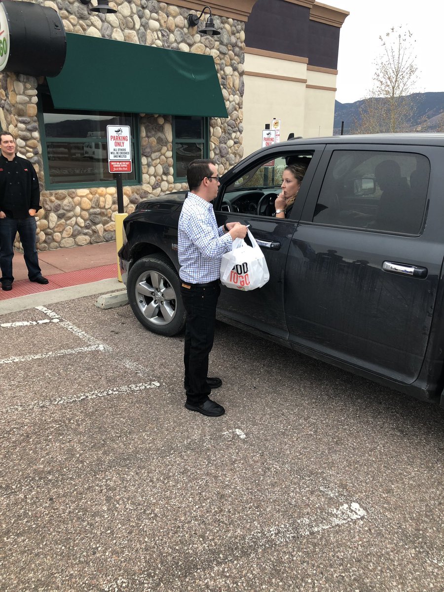 LynottSr's tweet photo. What an awesome day of Food Great meetings here in Colorado. Love the development and engagement of this incredible team. @ChilisJobs @hasquet @chris_kolin https://t.co/kFwMq9LXFm