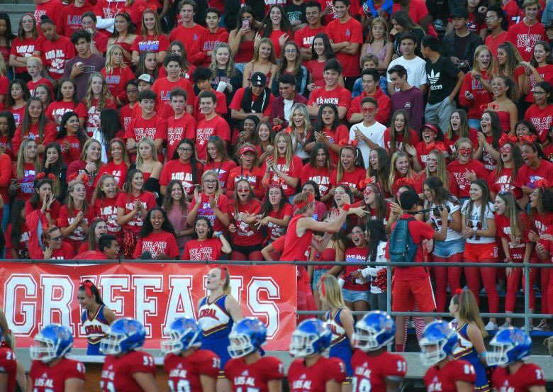 LAHSactivities's tweet image. WOW Locos this year are insane‼️ when we say pack the stands... we deliver. WE CANT STOP THE HYPE #dontknowhowtobequiet @ocvarsity #ocvarsity #ocvupdates #ocvfans @SCPrepInsiderSS #losallocos #1studentsection #griffans @socalsections @MAlvarez02