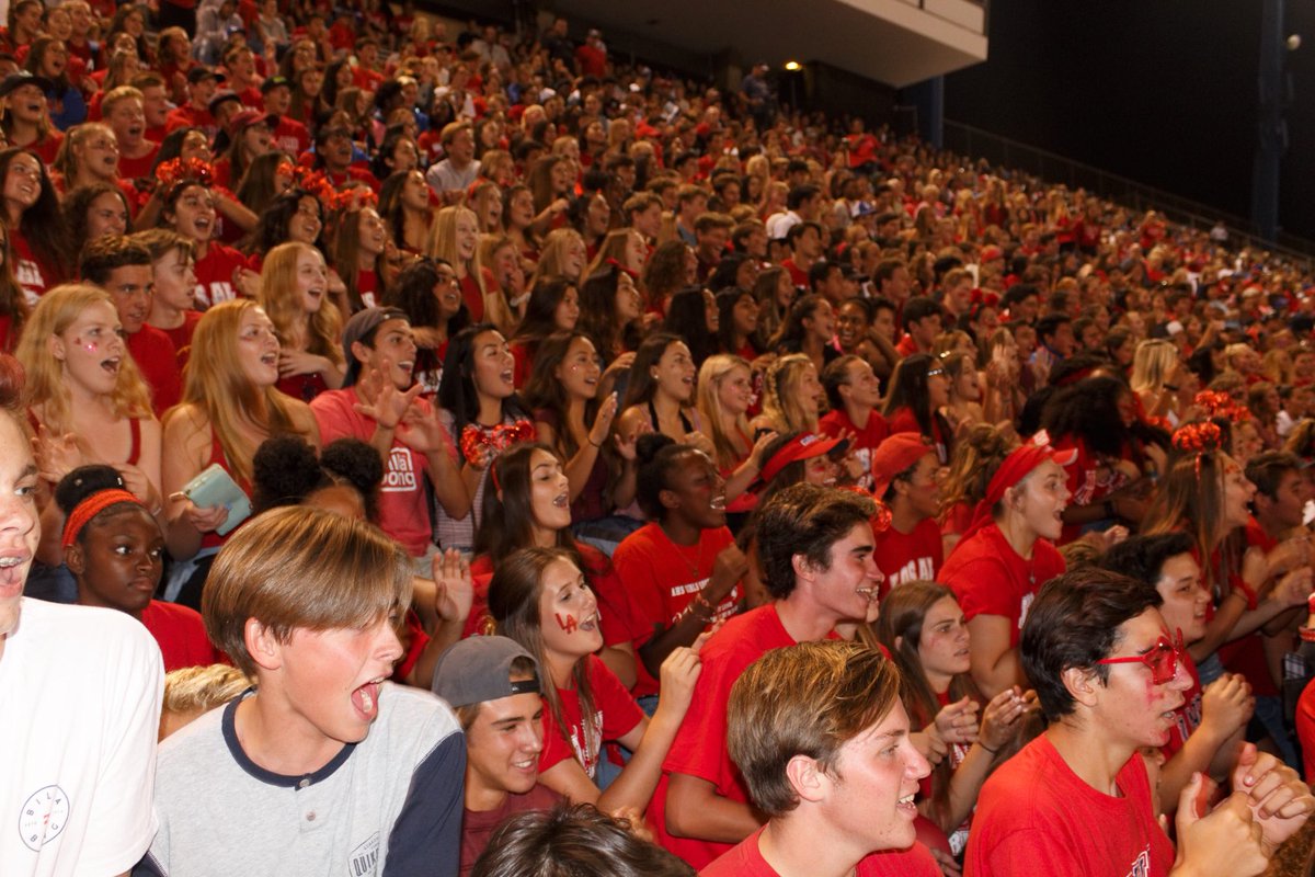 LAHSactivities's tweet image. WOW Locos this year are insane‼️ when we say pack the stands... we deliver. WE CANT STOP THE HYPE #dontknowhowtobequiet @ocvarsity #ocvarsity #ocvupdates #ocvfans @SCPrepInsiderSS #losallocos #1studentsection #griffans @socalsections @MAlvarez02