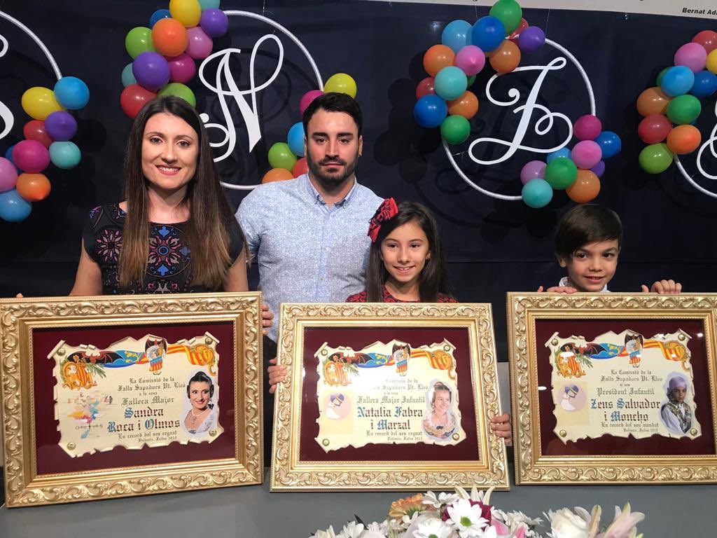 <a href="/sapadors55/">Falla Zapadores</a> El pasado sábado 27 de octubre la Falla Zapadores-Vicente Lleó celebró la Proclamación de sus representantes 2019:

Sandra Roca Olmos FM
Natalia Fabra Marzal FMI
Zeus Salvador Moncho PI

Acompañados por el Presidente de la comisión Rubén Ramo.