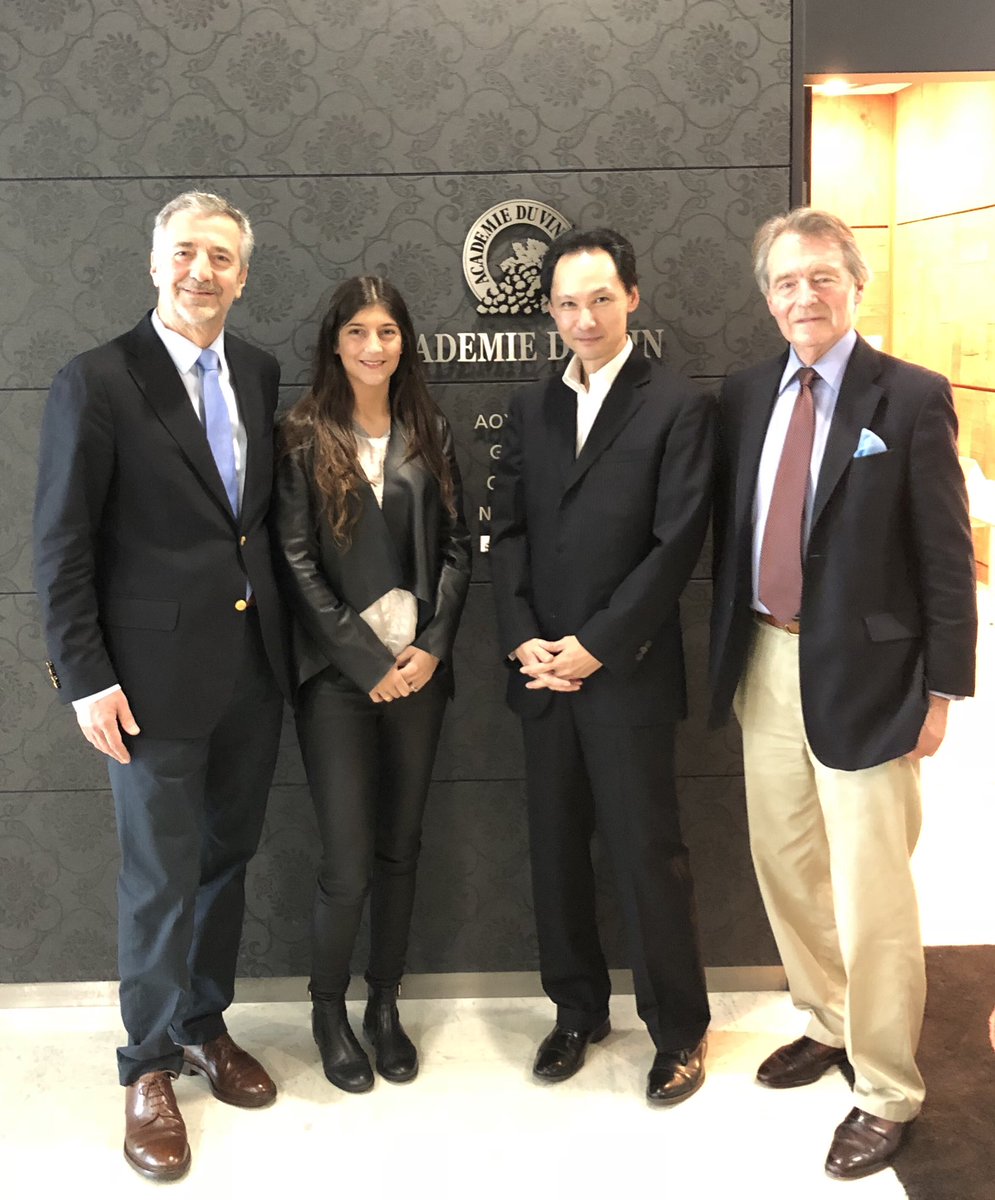 eduardochadwick's tweet photo. Huge thanks to Steven Spurrier and L’Academie du Vin Tokyo for hosting our Into the Future seminar showcasing great British sparkling and top Chilean Icons ! https://t.co/bx3bXUs7Io
