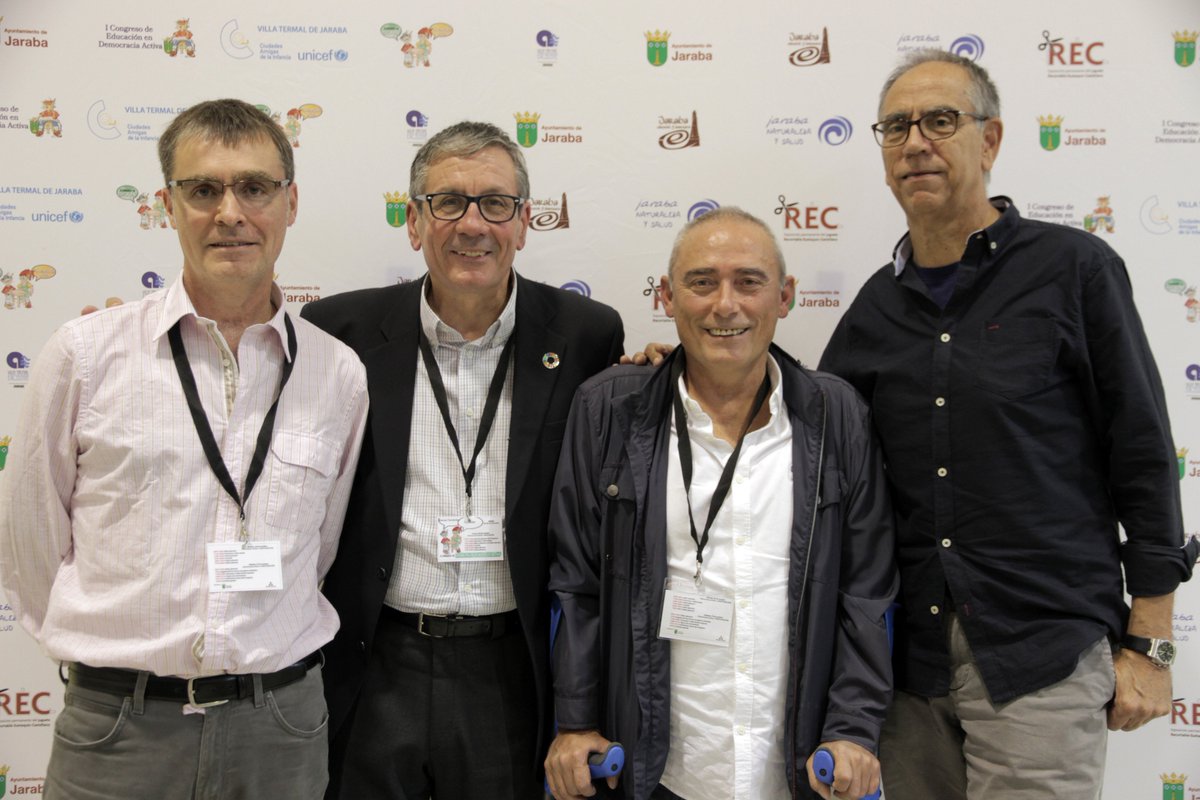 JarabaCongreso's tweet photo. FIESTA DE LA DEMOCRACIA ACTIVA. Recordamos el reciente #JarabaCongreso de #EducaciónyDemocracia de #Jaraba. Ellos pasaron por el photocall (VI) @victorjuan @salvamacias59 Salavador Berlanga @JaumeFunes https://t.co/k8YkkEBze1