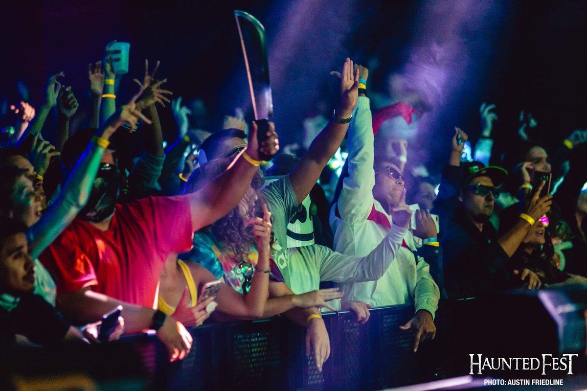 HauntedFest's tweet image. Who was front row at #HauntedFest?!🙌👻