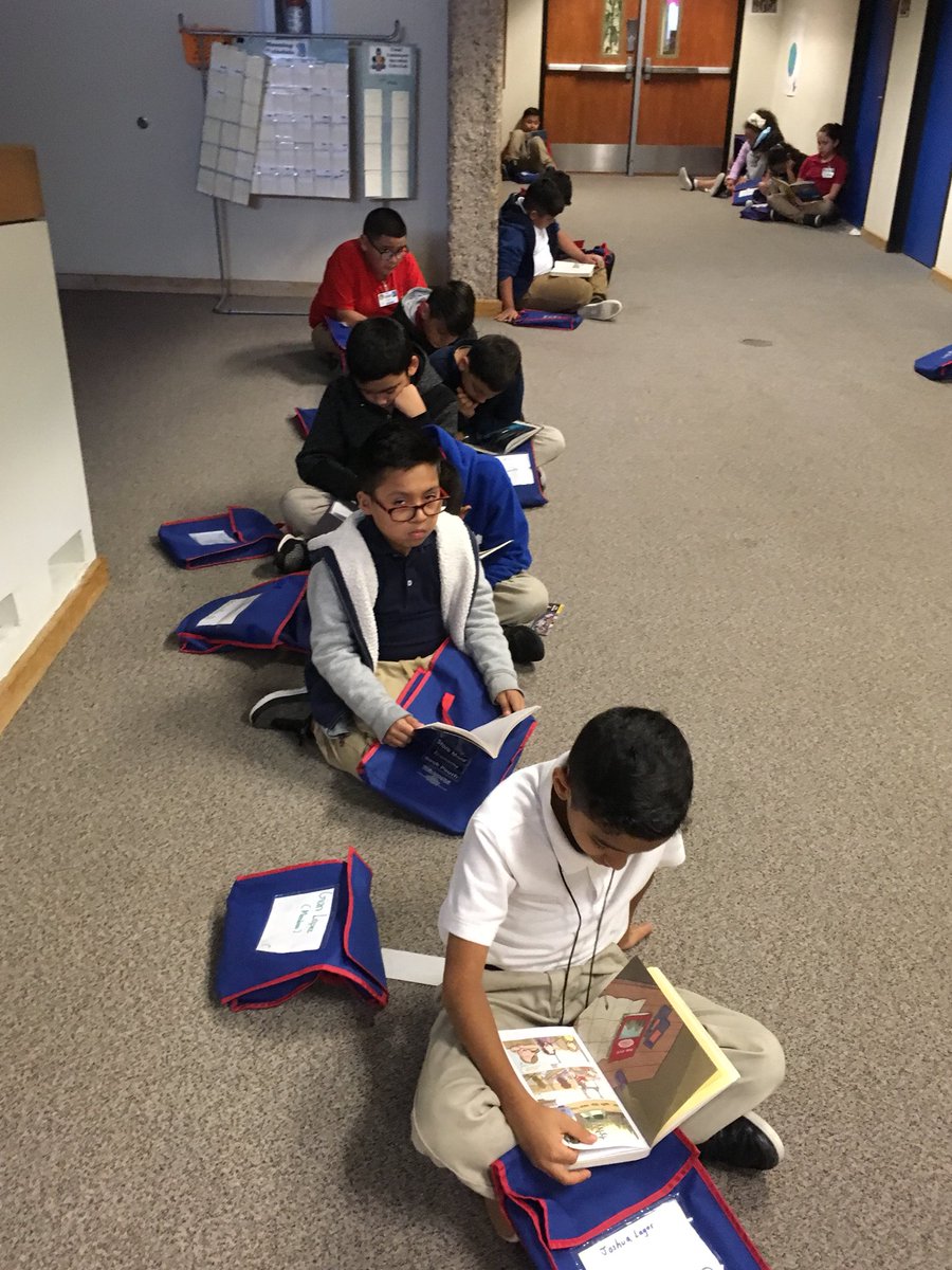 MsMendoza6's tweet photo. Building #ReadingsStamina and enlarging #ReadingPeriods for #ReadingSucess #4gradebilingual @LiestmanES @Alief_Lang_Arts Way to go this is a #chipmunkthing πππβ€οΈπππ https://t.co/yqC5Gd8x51