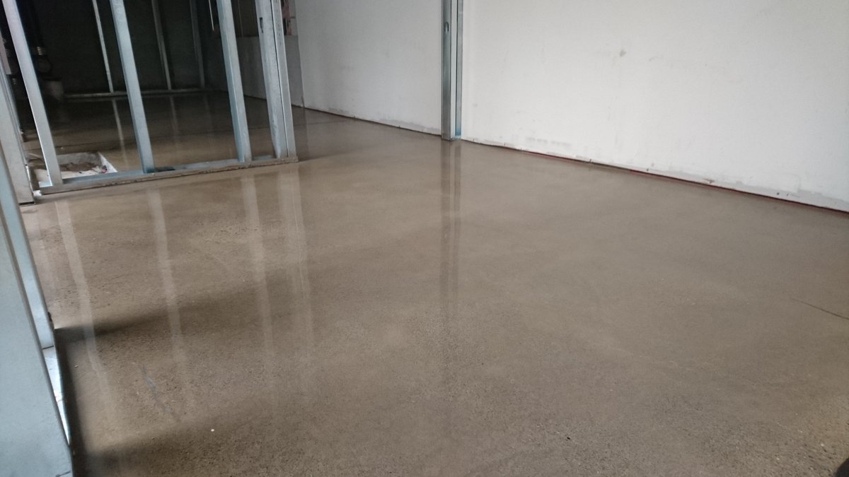 CRockFinishing's tweet image. GemTone Mocha Stain &amp;amp; Polish ☕️✨ 🐊👌🏼#prosocoproject #prosoco #skilledtrade #polishedconcrete #coffee #mondaysbelike #troweledearth #commercial @CRockFinishing