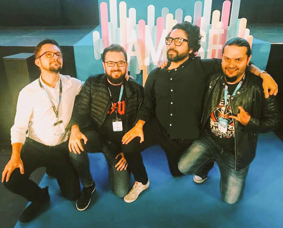 bomasmd's tweet photo. A very friendly guy, you rock Pablo! 🤘😉 #invision #amuseconf #uxrocks https://t.co/mgaUblyh3C