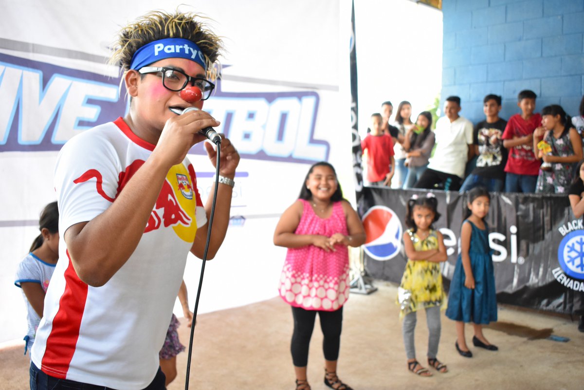 Audaz y Vive Fútbol nuevamente llevan alegría a los niños y niñas de San Vicente.
Lee la nota📝 goo.gl/8s71V3 

#FundaciónViveFútbol #ViveTuLigaPepsi⚽️🎉