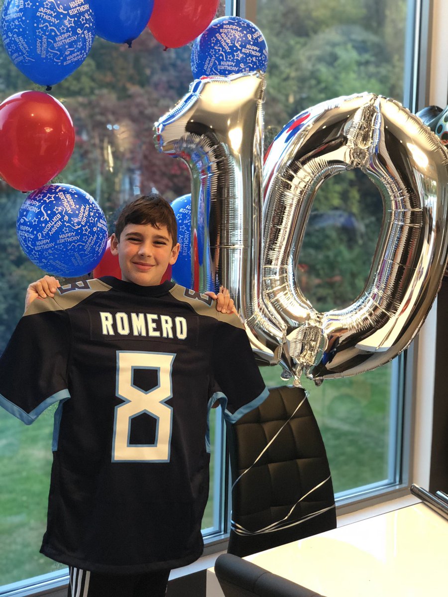 iamzapgirl's tweet image. #OneDecadeOld #IBlinked
Happy Birthday to our Cason... And he shares his birthday as his fav @titans player, #MarcusMariota! 💙🎉🏈⚔️