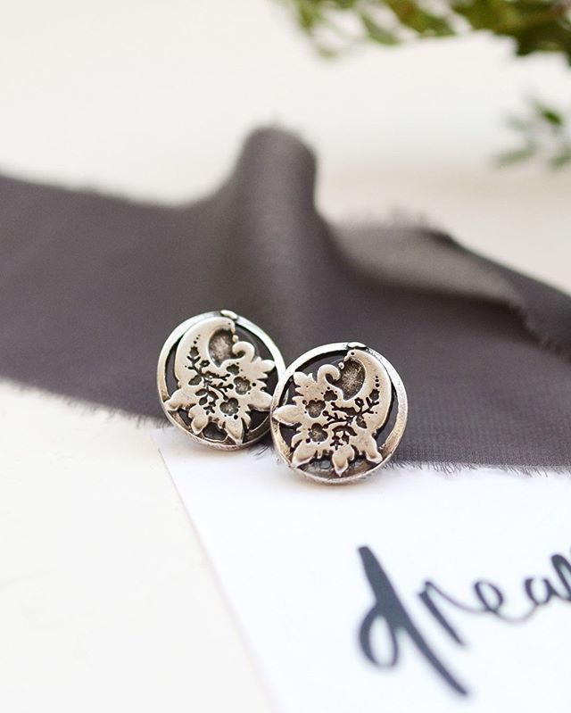 NineCarpStudioS's tweet photo. Ukrainian ethnic art insprired birds stud earrings 💕 Don'r forget about special -20OFF with coupon code INSTA20

#ukrainian #ethnicjewelry #birds #birdjewelry #birdearrings #birdlovers #birdstagram #instabirds #bohojewelry #bohostyle #ethnicstyle #je… https://t.co/jBBbhO6uf9 https://t.co/QReX5Pg547