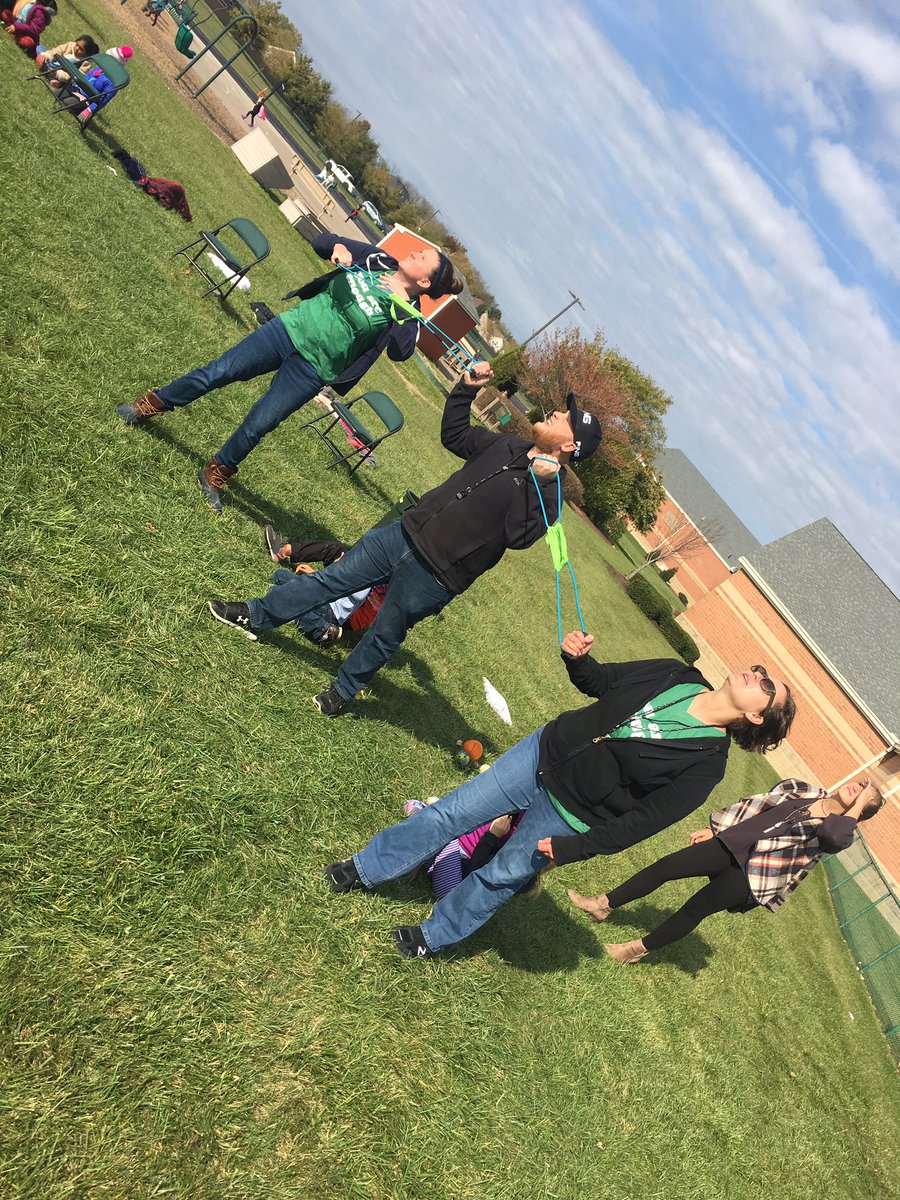 thesciencegirl2's tweet photo. Punkin’ Chunkin’ Day!!! https://t.co/fWx8dif64t