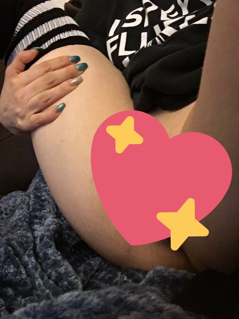 goddessxbritt's tweet photo. My pussy looks so cute and sweet after my wax ๐Message me for the uncensored kitty ๐๐๐
#ASRPUSSY #assworship https://t.co/lIgILBpeKW