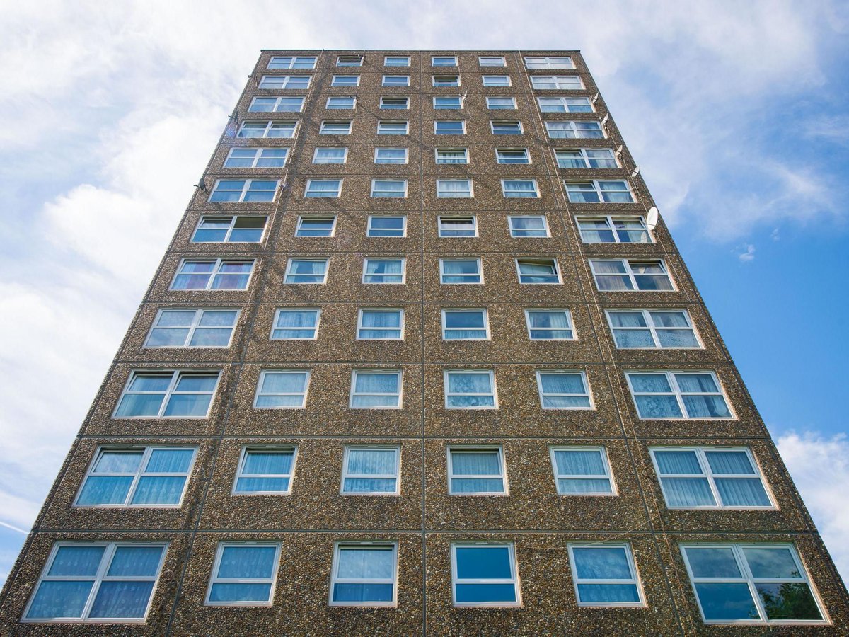 Hundreds of #towerblocks across UK at risk of collapse, say experts 

buff.ly/2qcp0YB #midshour #sheffieldhour #wetherbyhour #doncasterhour #englandbiz