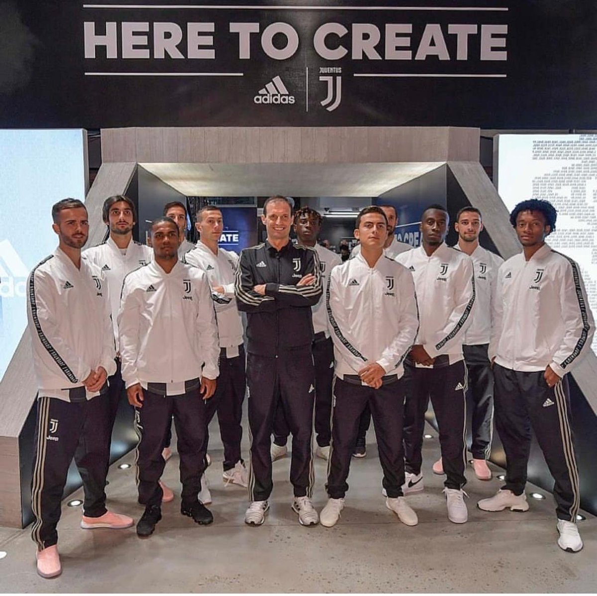 Grazie a tutti i tifosi per questa accoglienza straordinaria! #Heretocreate