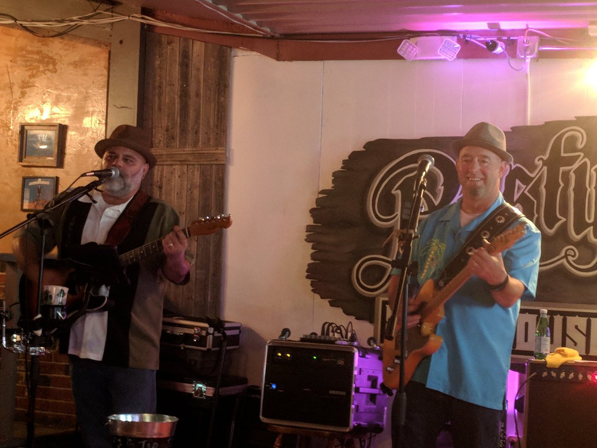 dalecaster's tweet photo. Upcoming shows:
11/3/18 Rusty Spur-Vernon
11/10/18 Rusty Spur-Seymour
12/1/18 Rusty Spur-Seymour
Contact us now to book your holiday party! https://t.co/Kslj6RsIGI