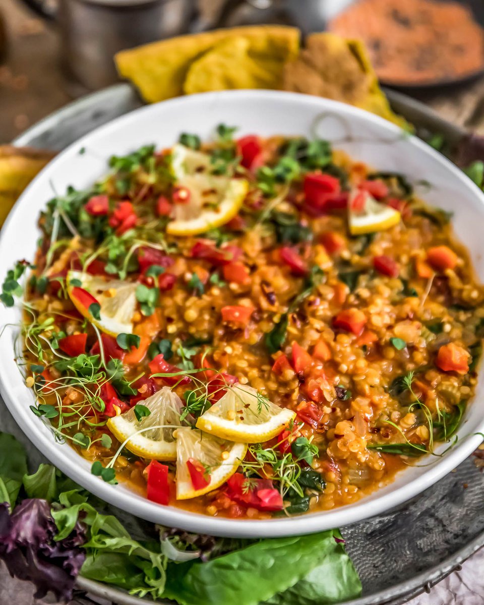 KitchnAdventure's tweet image. Comforting, simple healthy goodness, all in one pot, is all you’ll need on a chilly day.🧣❤️This delicious Lemony Red Lentil Spinach Stew is perfect for warming you up and filling your belly with wholesome goodness. 🙌🏼 buff.ly/2StSA8R
