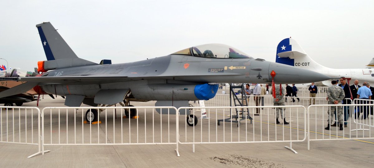1978_facundo's tweet photo. F-16A 746 de la FACH en FIDAE 2016 con una curiosa marca @F16net @aviacionline @SpottersArg @AndeSpotters @DefensaNAC @Argendef @SpottersCordoba @TLAAVIACION @FACh_Chile @FIDAE_OFICIAL @aeromilitaria @Spotters_Chile @HANGARX #f16 #fach #fidea #fidae2016 https://t.co/J6RoqofRzY