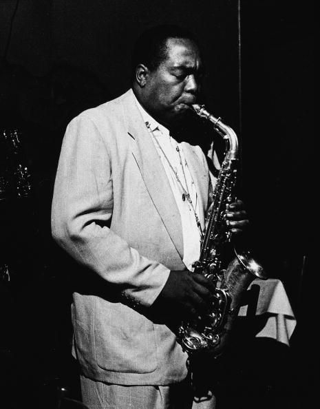 BlueSktches's tweet photo. Charlie Parker - Now’s The Time
https://t.co/2jZEGu6BxN
via @BlueSktches
#MilesDavis (tp)
#CharlieParker (as)
#DizzyGillespie (p)
#CurlyRussell (b)
#MaxRoach (ds)
#Jazz #JazzBlues #JTRCK
🎧 https://t.co/buBGoegdpn https://t.co/qO4r6yoIrv
