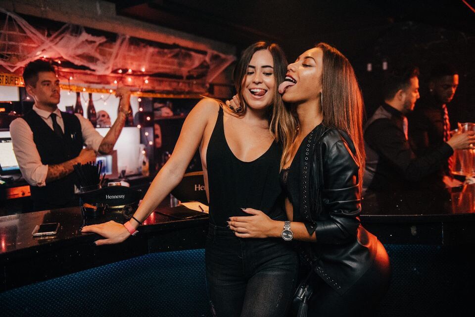 Ono_Promotions's tweet photo. The Vampires come out at night🧛🏿‍♂️Tonight it’s Epic Tuesday! 💉🍷
Ladies drinking free til 12am!
For Vip📲 407.701.9859
#Kheepup #kheep #Ono #OneNOnly #Ononightclub #onoangels #orlandofl #orlandoflorida #orlandocity #orlandonights #Tuesday https://t.co/npdkOx4b0C