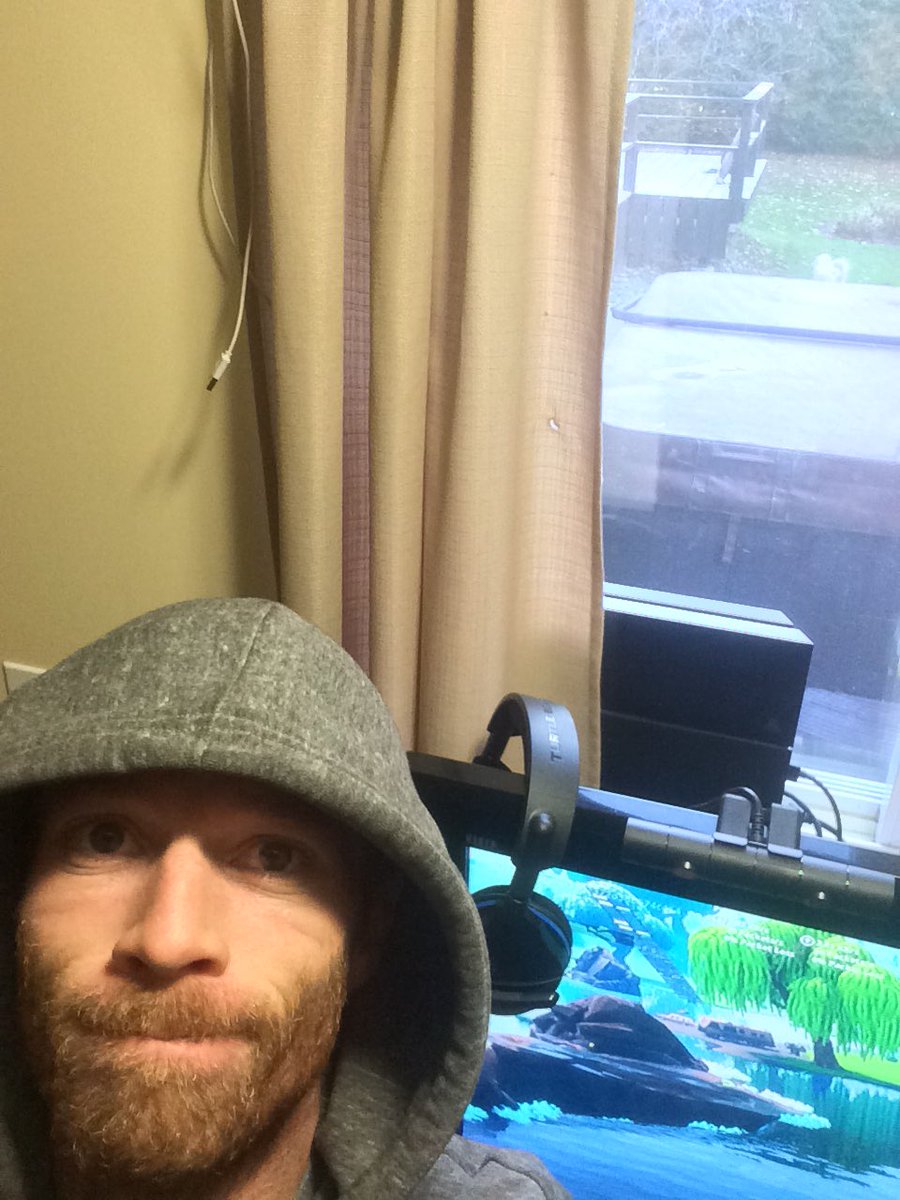 burley2k's tweet image. Constant streaming on ps4 and sitting uncomfortably, I need a change!#streamlabsintel #thestruggleisreal