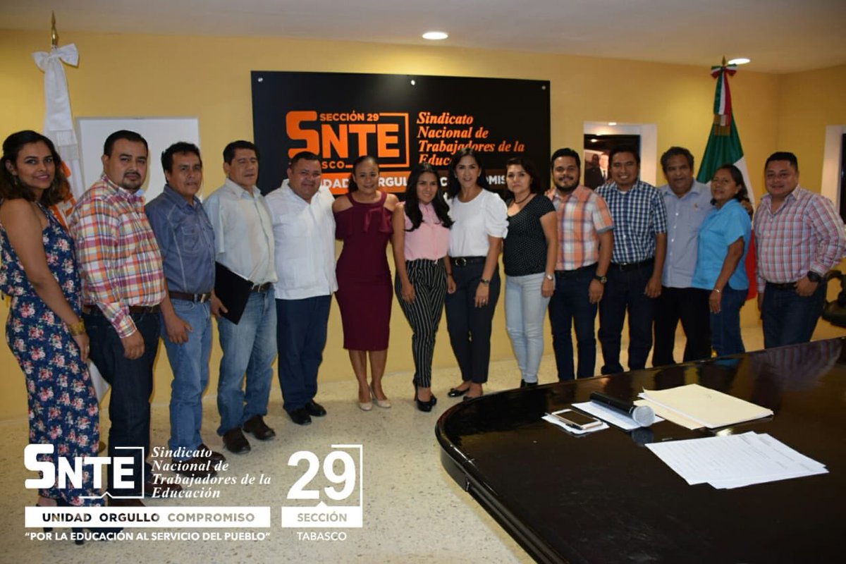 Alcudia_SNTE29's tweet photo. Avances y temas pendientes de gestión abordamos esta tarde con Srios. Delegacionales del Nivel Primaria #CercaníaDirigentesAgremiados 👨‍🏫👩‍🏫 #FelizMartes #CercaDeTi #AppleEvent #NAICM @SnteNacional https://t.co/2E8RjmU9Dr