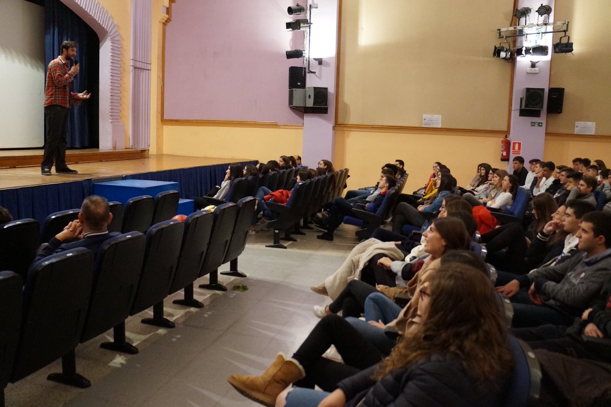 ¿Quién dijo que la #ciencia era aburrida? Gracias, <a href="/BigVanCiencia/">Big Van Ciencia</a>  burriana.salesianos.edu/blog/ciencia-d… <a href="/SalesianosSMX/">Salesianos SMX - #UnSueñoParaTi</a>