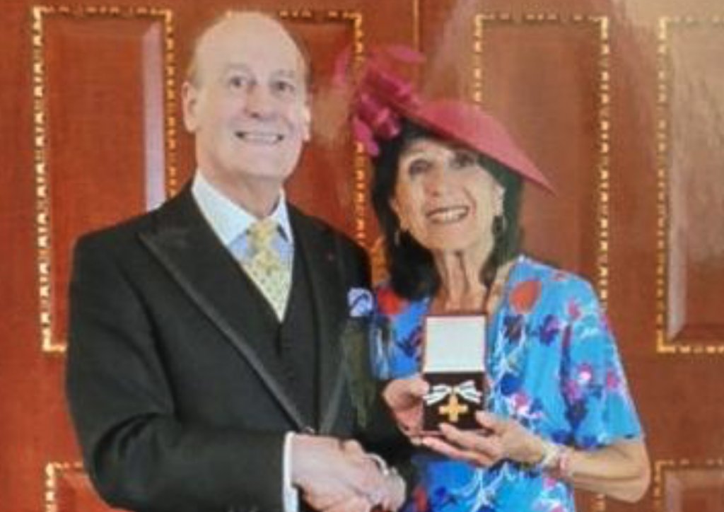 loveprestwich's tweet image. New from Cristina Tegolo: Healthlands Volunteer Recognised

A long-standing Healthands volunteer, Roz Harris, has received the Order of Mercy medal in recognition of her 40 years of dedicated voluntary work at the Heathlands Villa… buff.ly/2D2J6Ng