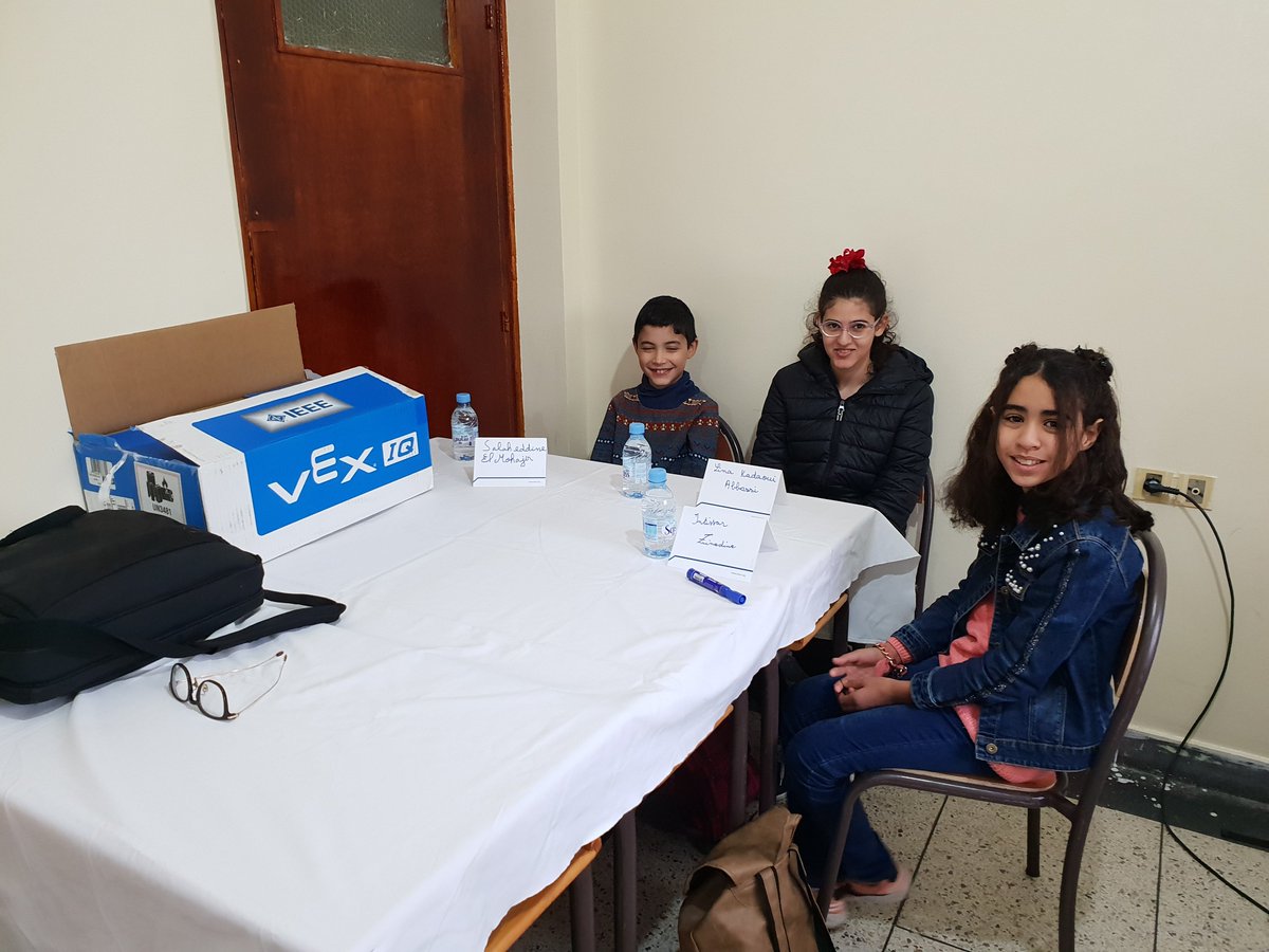 IEEEMJI's tweet image. The First ever IEEE Morocco Junior Innovators organizing the VEXIQ training in Fez. Day was a lot of fun, see you Tomorrow 😀 #IEEEMorocco @VEXRobotics #VEXRobotics #Fez