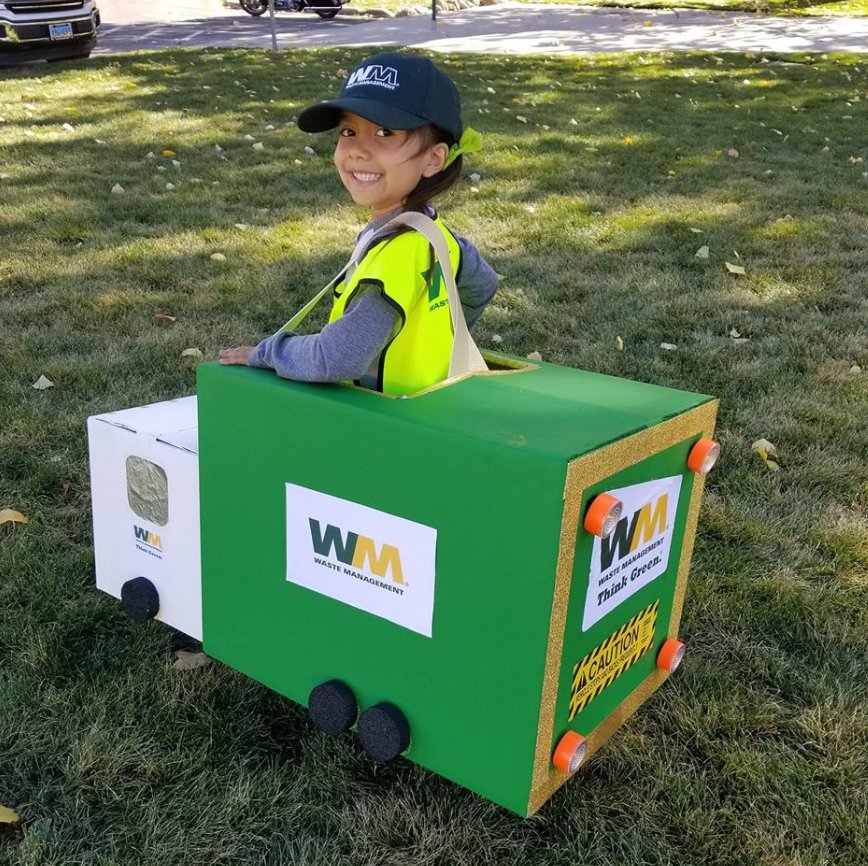 WasteManagement's tweet photo. Cuteness overload. 😍 #HalloweenWM https://t.co/IUphI4YlwP