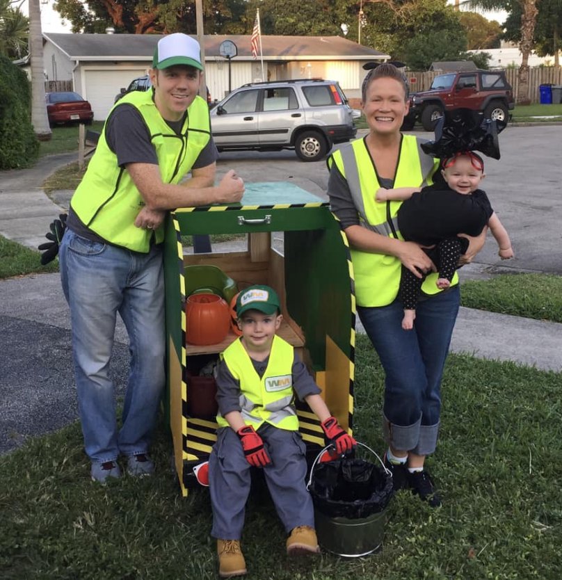 WasteManagement's tweet photo. Cuteness overload. 😍 #HalloweenWM https://t.co/IUphI4YlwP