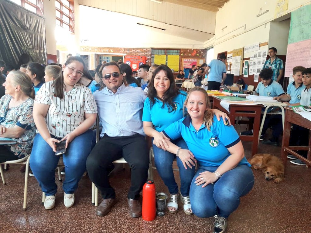 mariluleverberg's tweet photo. Gracias Delegados #Oberá por acompañar Expo Trabajos del #CEP8 . Gracias #UDPM por donación de banderas!
#hayequipo @BigalkeNoelia @Cristia91279904 @CristinaFretes4 https://t.co/1ZWlh4hLJD