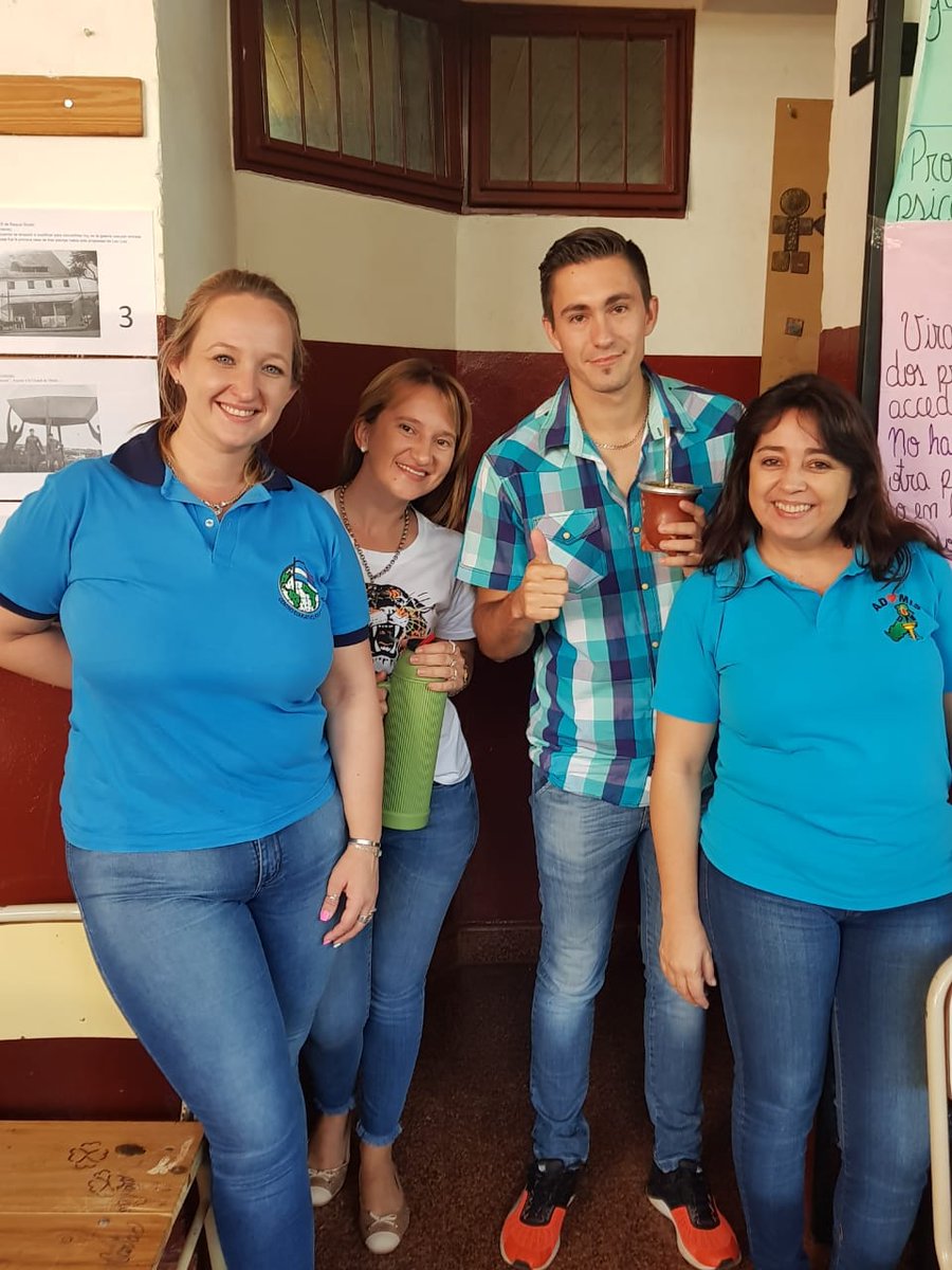 mariluleverberg's tweet photo. Gracias Delegados #Oberá por acompañar Expo Trabajos del #CEP8 . Gracias #UDPM por donación de banderas!
#hayequipo @BigalkeNoelia @Cristia91279904 @CristinaFretes4 https://t.co/1ZWlh4hLJD