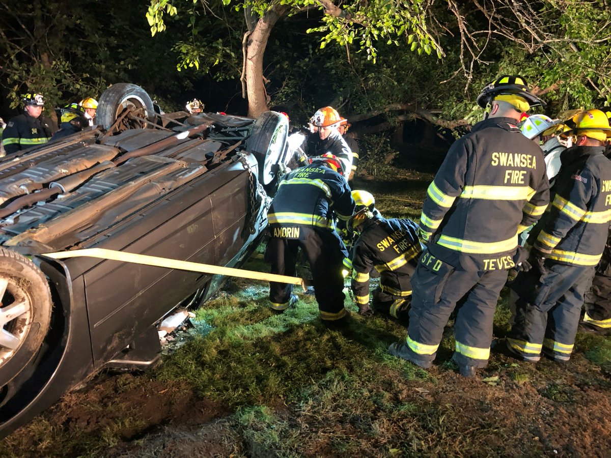 Congratulations and thanks to Swansea FD for their purchase of the Paratech highway kit and strut drivers.  Great night of training.  <a href="/Paratech_Inc/">Paratech, Inc.</a> @SwanseaFD