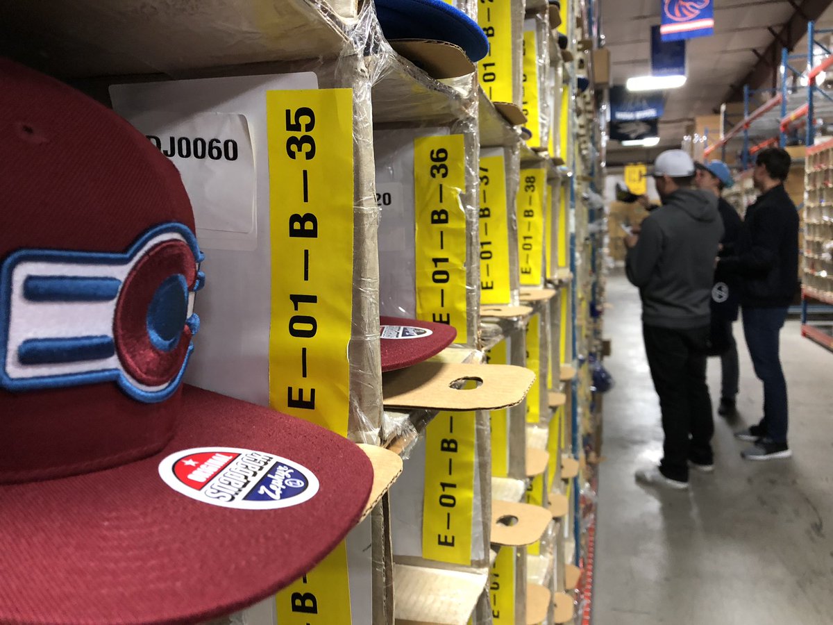Looooook at alllllll these hats!!!

#EaglesCountry