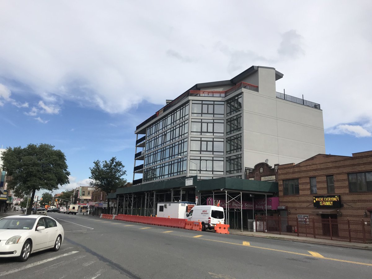 helloliving's tweet photo. #HELLOLIVING says hello to Flatbush Ave, HELLO FLATBUSH is up next!π‘π
#HELLOFLATBUSH #FlatbushAve #1355Flatbush #HighRise #Rentals #OpenUnitLayouts #ModernLiving #LuxuryLiving #OnTheRise #IndustrialStyle #NYC #NYRealEstate #ExploreBrooklyn #BrooklynHomes https://t.co/FCMy7uOwWh