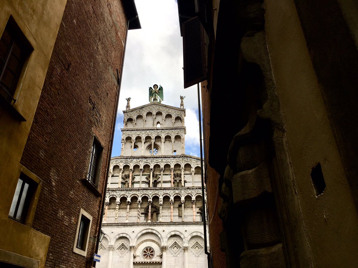 Lucca #Lucca #Toscana #Italia #travel #visititaly @IgersToscana @igersItalia @DiscoverItalia @ToscanaDiscover @tuscanybuzz @Italia_USA_CAN @Italy_global @BeautyfromItaly @dcq_italia @lonelyplanet_it @DiscoverTuscany @DiscoverTuscany