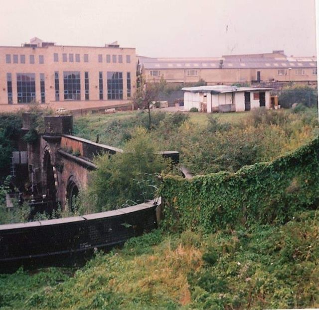 A photo I took of the Copenhagen Tunnel near Kings Cross in 1994. It was used as a location in the 1955 Ealing comedy 'The Ladykillers'. In place of Mrs Wilberforce's house (which was constructed for the film and dismantled afterwards) was a shed owned b… instagram.com/p/BpknAxjA4qK/