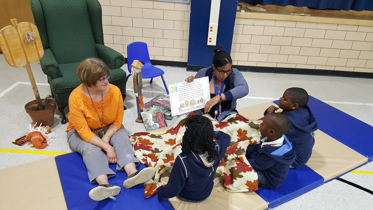 Its a great night for #reading night. Thanks to all our wonderful families for coming out. #Read <a href="/BCPSLMP/">BCPS LMP</a> #literacy #lovereading