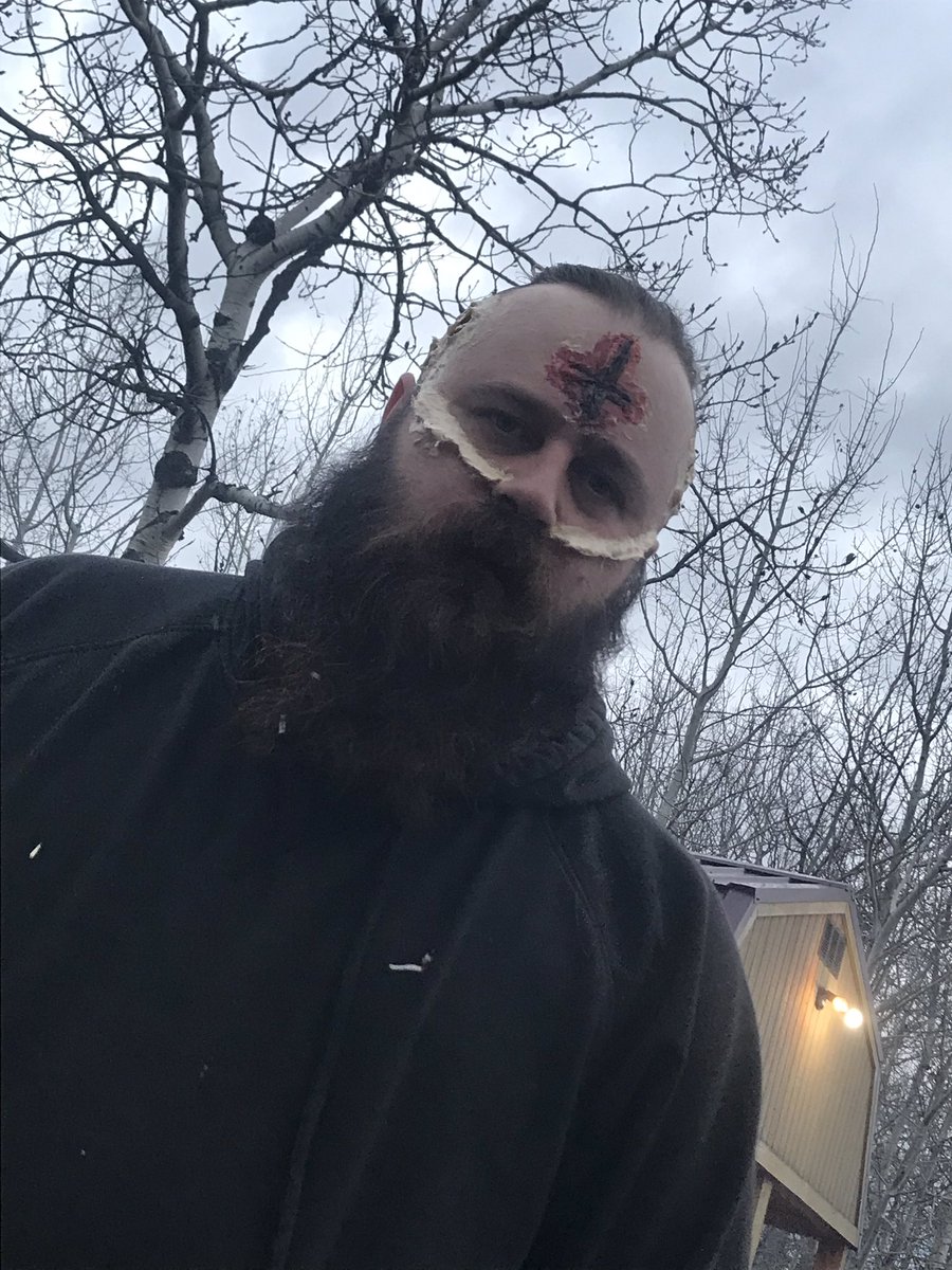 terroron12's tweet photo. Lookie whoβs getting ready for our final #HorrorShow itβs @Chainsaw_Dan #ChainsawDan #chainsaw #tilldeath #getinmybelly #Terroron12 #GateNight #Winnipeg #Hauntedforest #hauntedwalk #Hauntedtrail #NoTouch #EasternMB #Anola https://t.co/MCTwplDirX