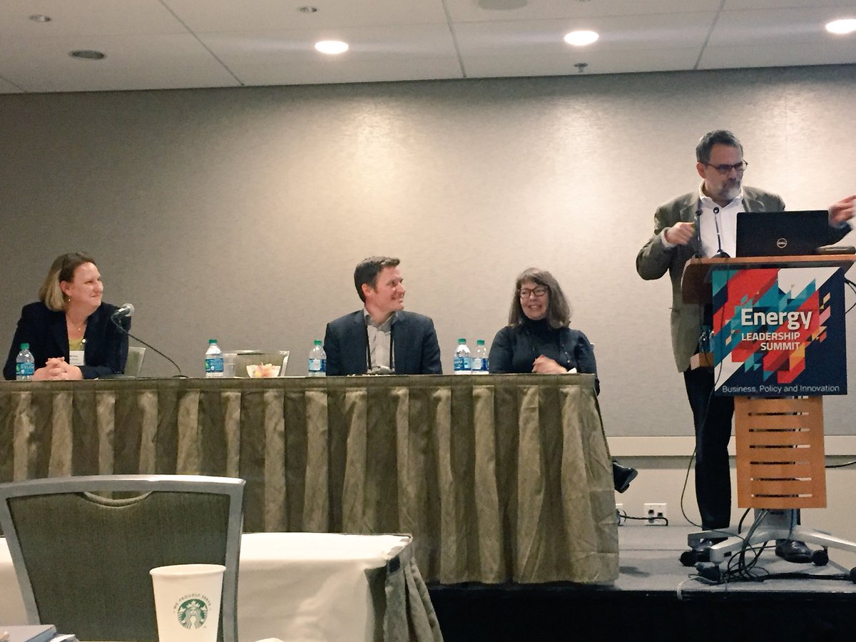 wacleantech's tweet photo. 0-Energy projects, resilient and energy efficient communities, plus cutting-edge designs brought to you by our fantastic presenters at the Transforming The Built Environment panel! #EnergyLS18 #energyefficiency #builtenvironment #architecture https://t.co/cZoy0eYwiu