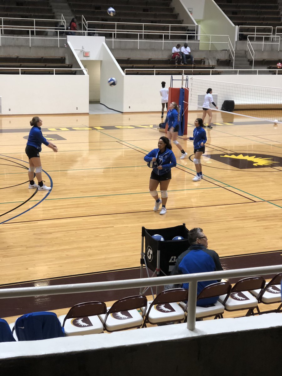 Turner_Softball's tweet photo. If y’all aren’t here there’s still time! Come on all you Lions! Fill these stands and get loud for our @LadyLionVB!
#oneatatime #18yearsinthemaking #lionPRIDE #getafterit #beatkimball https://t.co/YqWeNgsVLH