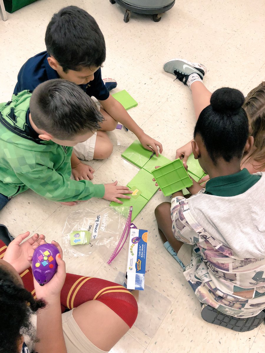 Glover_HGE's tweet image. @LRUK #CodingMice were a hit with our #grade5 students! #Girlswhocode #MakerMindset #HGEMakerspace