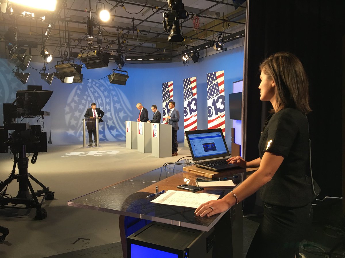 KimBlockMaine's tweet image. One minute away from our Senate debate #liveoncbs13 ⁦@WGME⁩