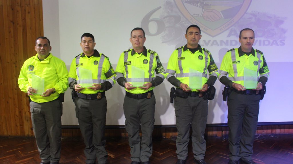 PoliciaBmanga's tweet photo. Felicitamos a los integrantes de @TransitoPolicia en el aniversario 63° y brindamos reconocimiento a su labor en pro de la #SeguridadVial. #63AñosSalvandoVidas https://t.co/Pfq56UFr2v