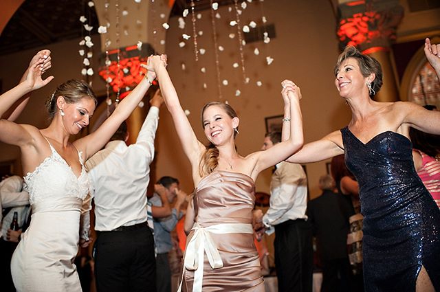 Packed dance floor = Lots of smiles! #bocaratonweddings #weddings #bestweddingever #visiondjs