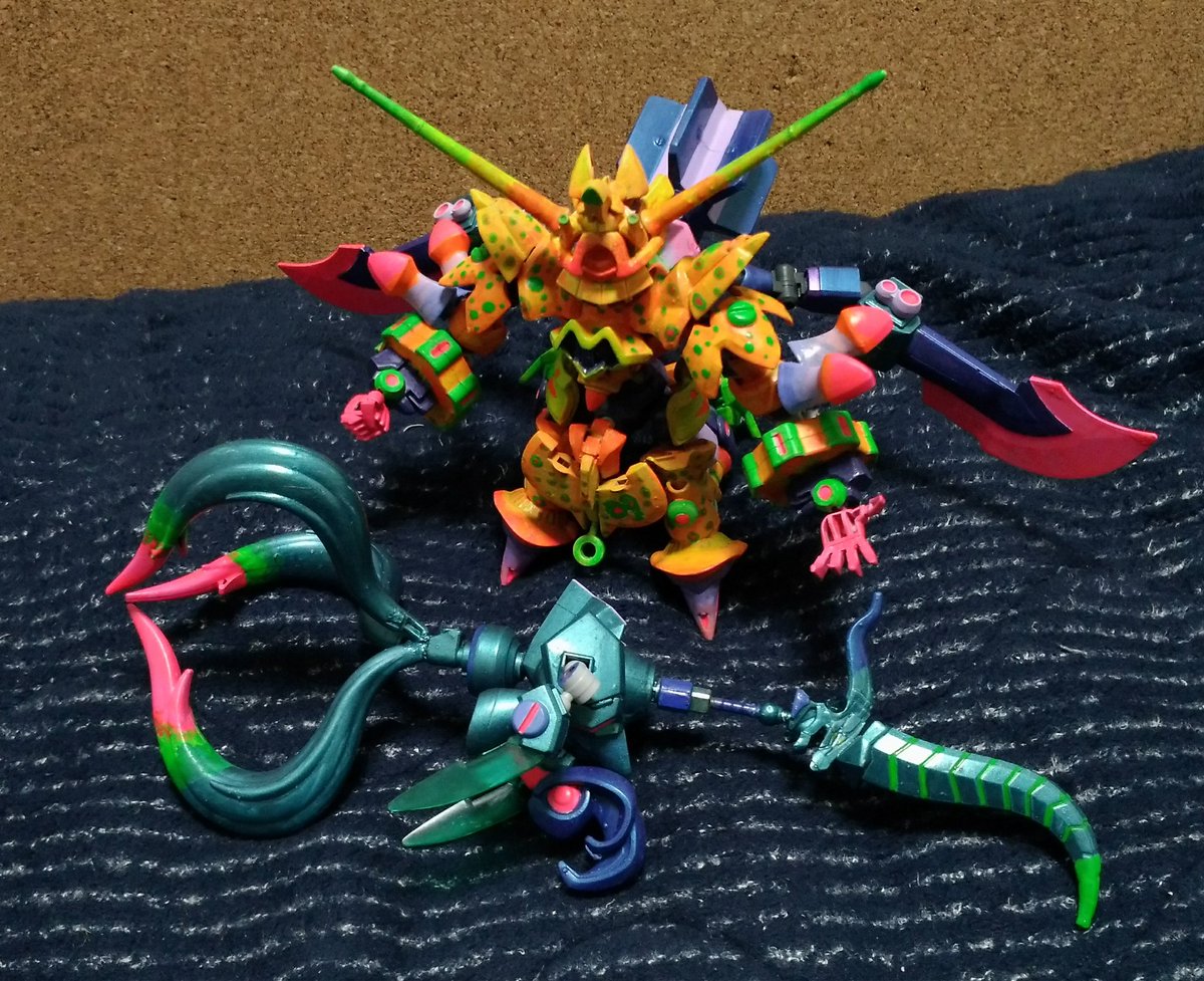 青きズール Twitter પર 武器の塗装が終わって 新しいlbxは一段落つきました 確実に右腕が重量に耐えかねて壊れる未来が見えます ダンボール戦機シリーズの入手は もはや僕の視野では困難なので 小さいパーツでも考えて改造しないと後悔しそうで怖いです