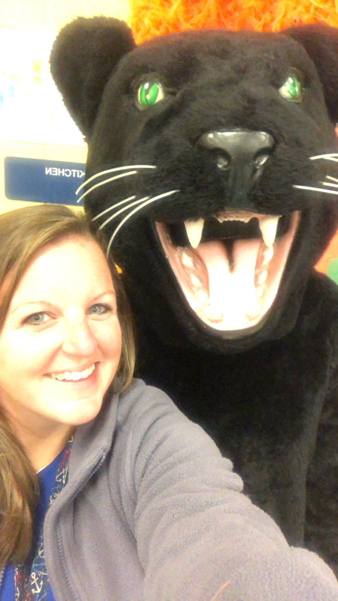 MrsBentonHGS's tweet photo. HGS Literacy Night! #pantherproud #pqproud #elitelearning https://t.co/d85JMAo6DX
