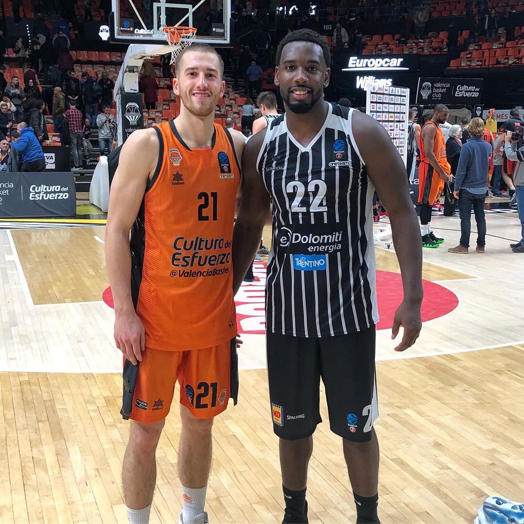 Theiceman_21's tweet photo. Great to see & play against my former Iowa state teammate, @DustinHogue1 tonight in @EuroCup ! #dblaze #bestshooterinthecountry #cyclonenation @CycloneMBB https://t.co/EOEkPFvgVL