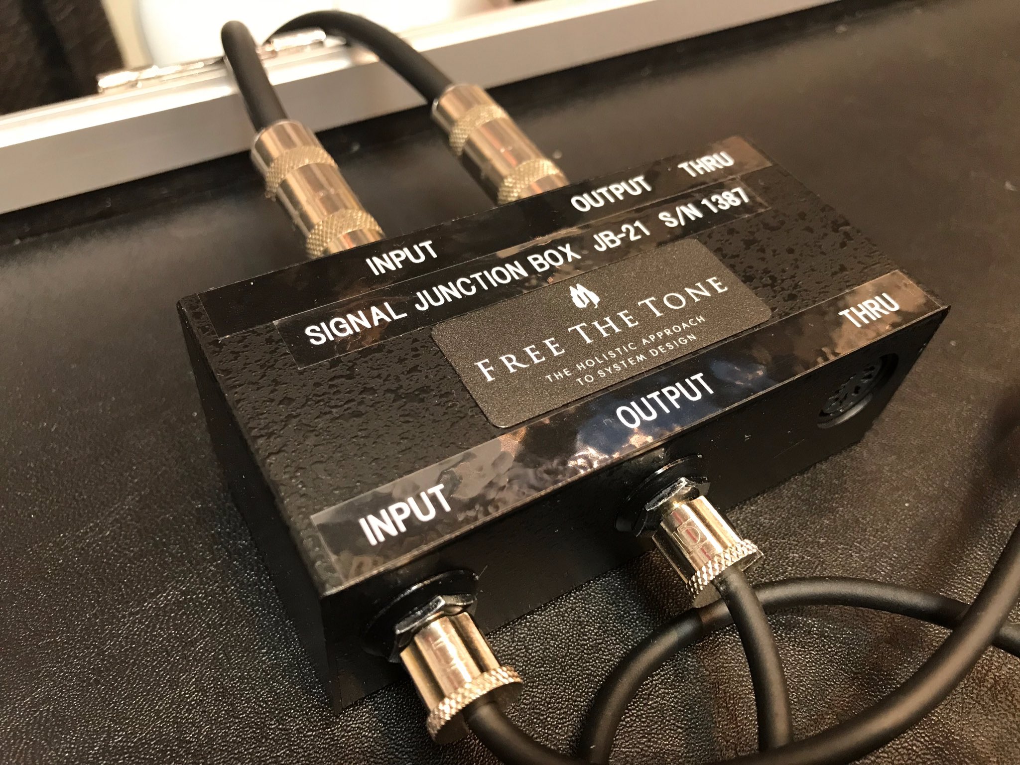 スタイリッシュシンプル Free The Tone JB-21 Signal Junction Box